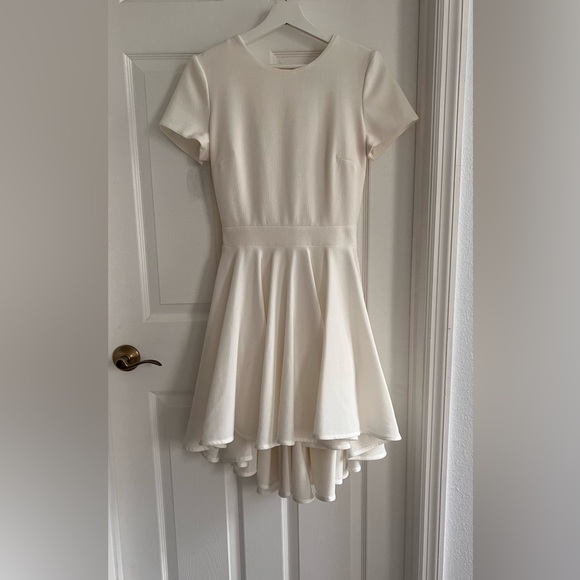 #30- Asos white flowy dress size 6 - Picture 3 of 6